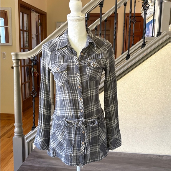 Heritage 1981 Tops - Heritage 1981 Gray & Cream Checkered Long Sleeve Button Down Shirt Size Small